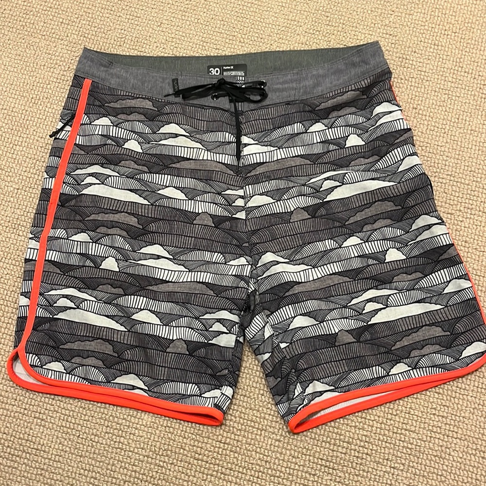 HURLEY Phantom Black Gray Orange Unlined Board Surf Short Stretch - Size 30